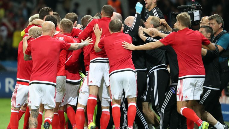 Wales juhlii