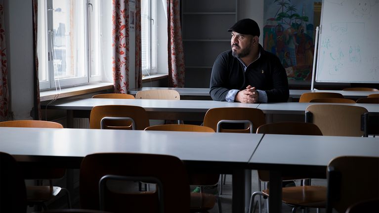 Sabah Anzi odottaa paluumatkaa Punavuoren vastaanottokeskuksessa.