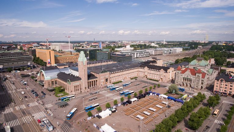 Helsingin rautatieasema ilmakuvassa.