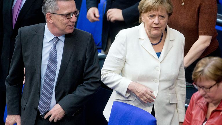Thomas de Maizière ja  Angela Merkel