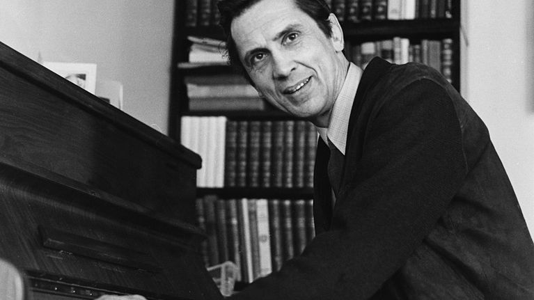 Säveltäjä Einojuhani Rautavaara vuonna 1970.