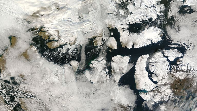Satelliittikuva arktisesta alueesta.