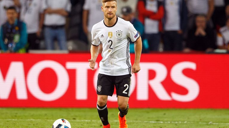 Arsenalille takaisku: Mustafi sairastuvalle | Yle