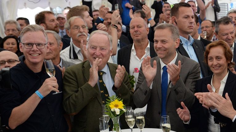 Maahanmuuttokriittisen AfD-puolueen vaalivalvojaiset
