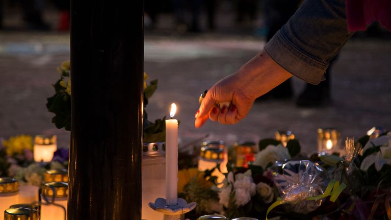 Helsingin Asema-aukio muistotilaisuus