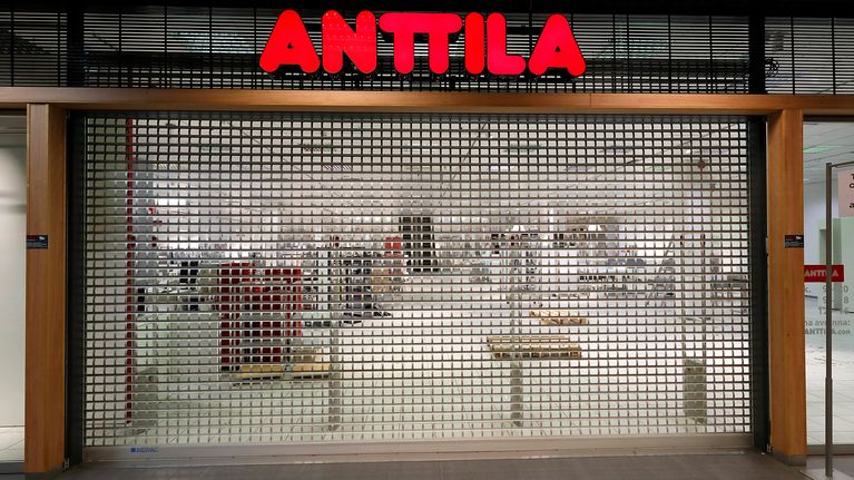 Suljettu Anttilan tavaratalo Joensuussa syyskuussa 2016.