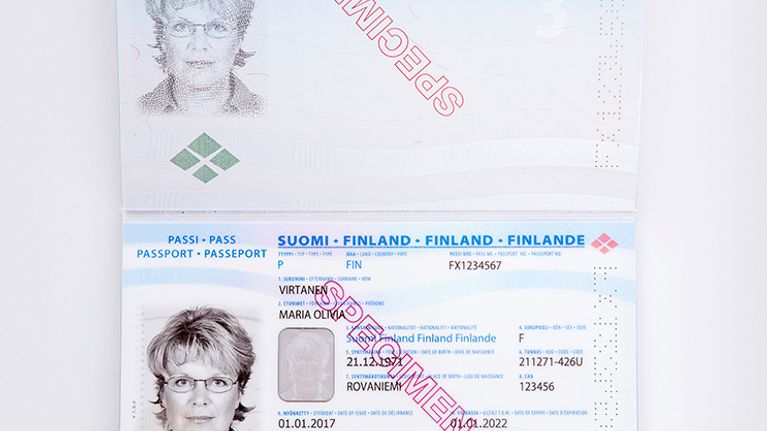 Passin ensimmäinen aukeama.