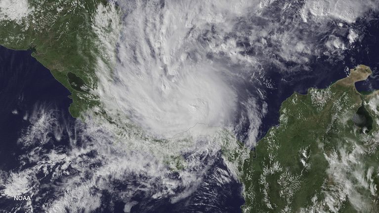 Satelliittikuva hurrikaani Ottosta, joka muodostuu Karibianmerellä 22. marraskuuta 2016. Hurrikaani uhkasi aikaisin aamulla 24. marraskuuta jo Costa Rican ja Nicaraguan rannikkoa.