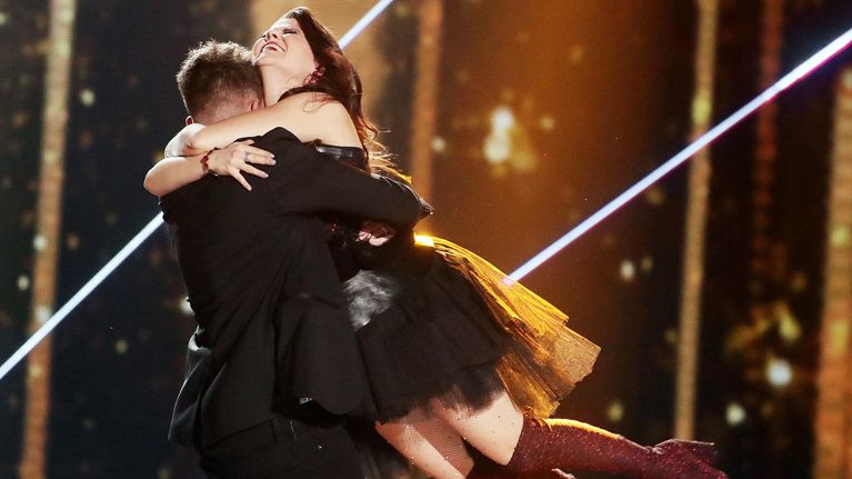 Saara Aalto pääsi  X Factor –finaalin toiselle kierrokselle.