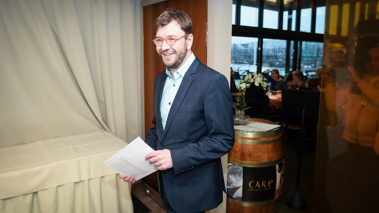 Timo Harakka tiedotustilaisuudessa 15. joulukuuta.