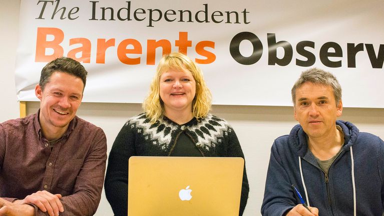 The Indendent Barents Observerin toimittajat Atle Staalesen (vasemmmalla),  Trude Pettersen  jaThomas Nilsen