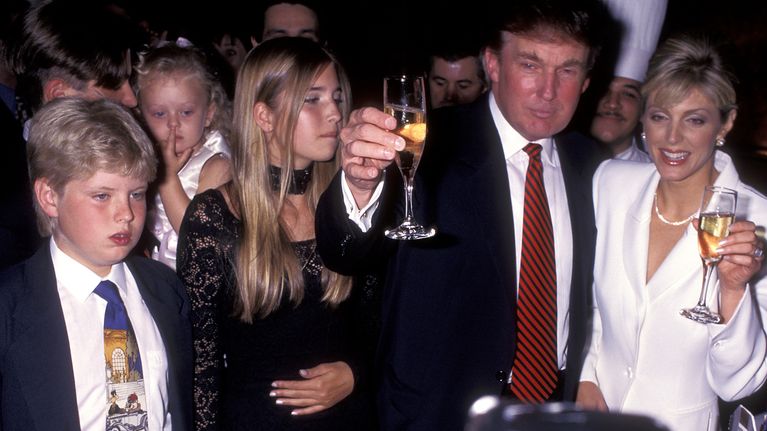 Eric Trump, Donald Trump Jr., Tiffany Trump, Ivanka Trump, Donald Trump ja Marla Maples.