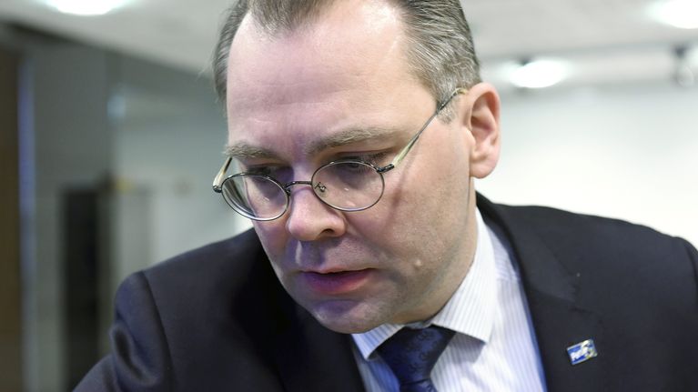 Jussi Niinistö .