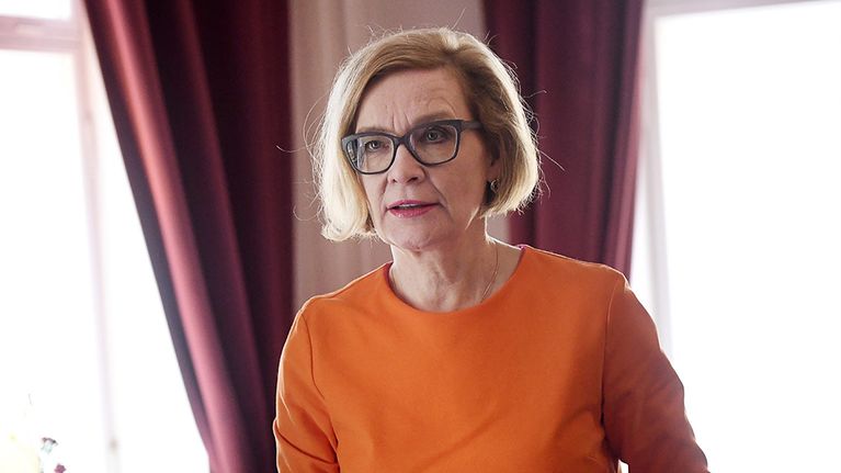 Sisäministeri Paula Risikko.