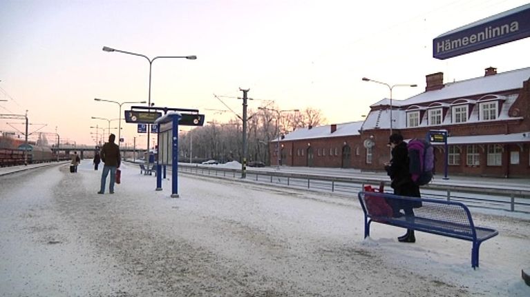 Hämeenlinnan talvinen asemalaituri