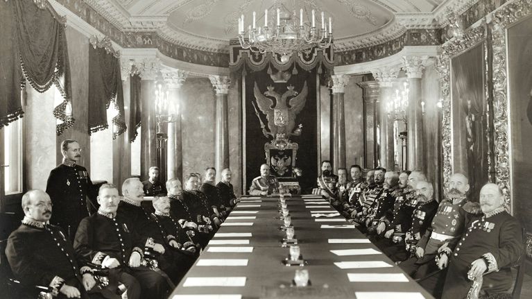 Ns. amiraalisenaatti istunnossaan 1915. 
