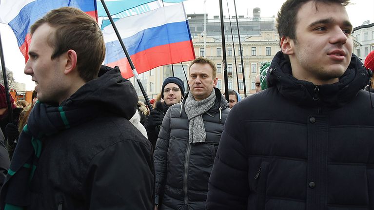 Aleksei Navalnyi mielenosoituksessa Moskovassa ennen pidätystä sunnuntaina.
