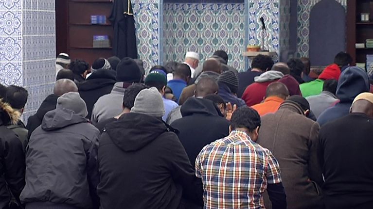 Hasan Omarin ravintolan alapuolella on muslimien rukoushuone.