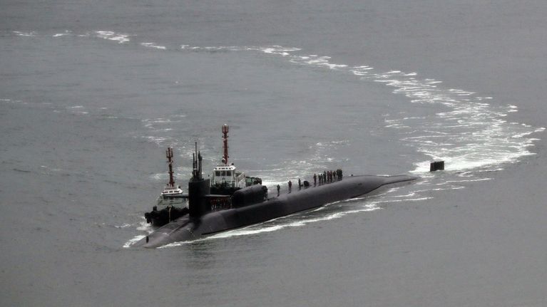 Yhdysvaltalainen USS Michigan ydinsukellusvene saapuu eteläkorealaiseen Busanin satamaan 25. huhtikuuta 2017.