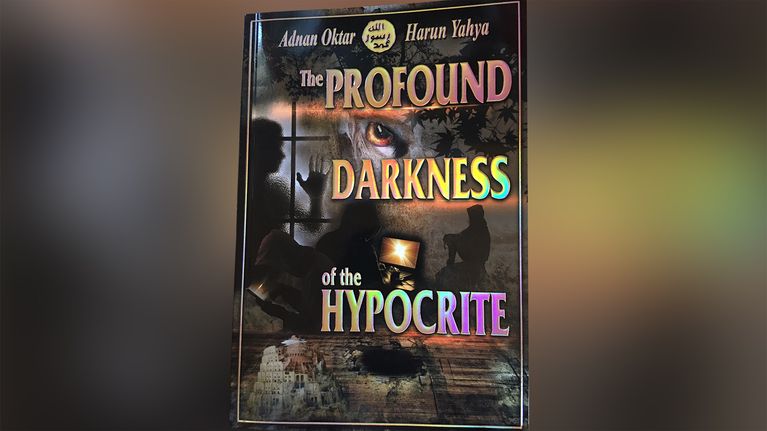 The Profound Darkness of the Hypocrite -kirjan kansi.
