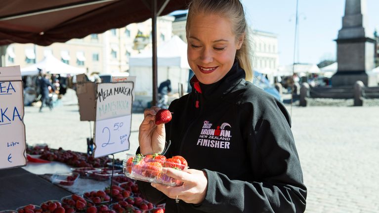 Emilia Lahti osallistui Iron man -kilpailuun Uudessa Seelannissa. Pian hän juoksee mantereen halki.