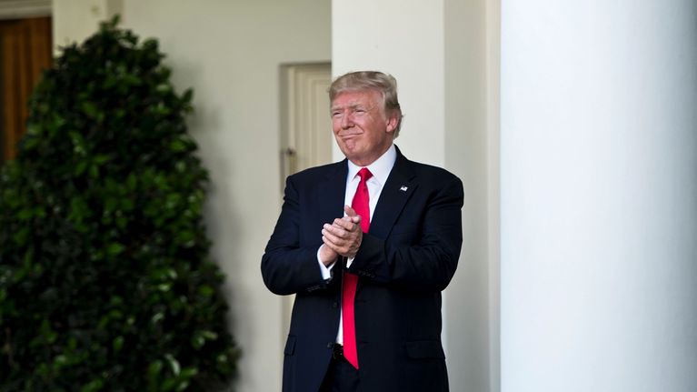 Yhdysvaltain presidentti Donald Trump ilmoitti USA:n vetäytyvän Pariisin ilmastosopimuksesta Valkoisen talon ruusupuutarhassa 1. kesäkuuta 2017. 