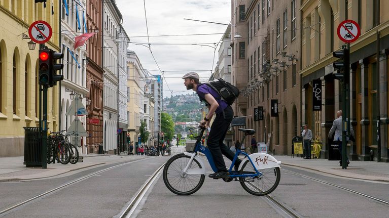 Pyöräilijä Oslossa