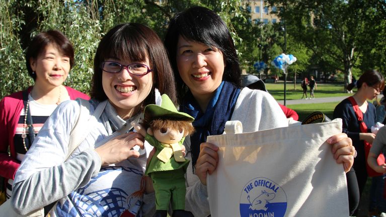 Japanilaisia muumituristeja Tampereella