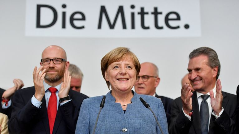 Saksan liittokansleri ja CDU:n puheenjohtaja Angela Merkel kuvattuna vaalivalvojaisissa Berliinissä 24. syyskuuta. 