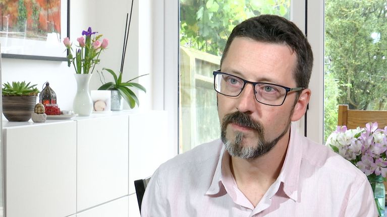 Urheilujätti Nike harjoittaa miljardien eurojen verokikkailua | Yle