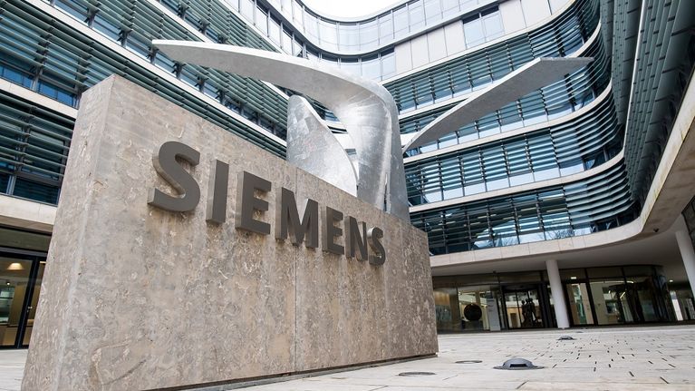 Monialakonserni Siemensin pääkonttori Münchenissä Saksassa.