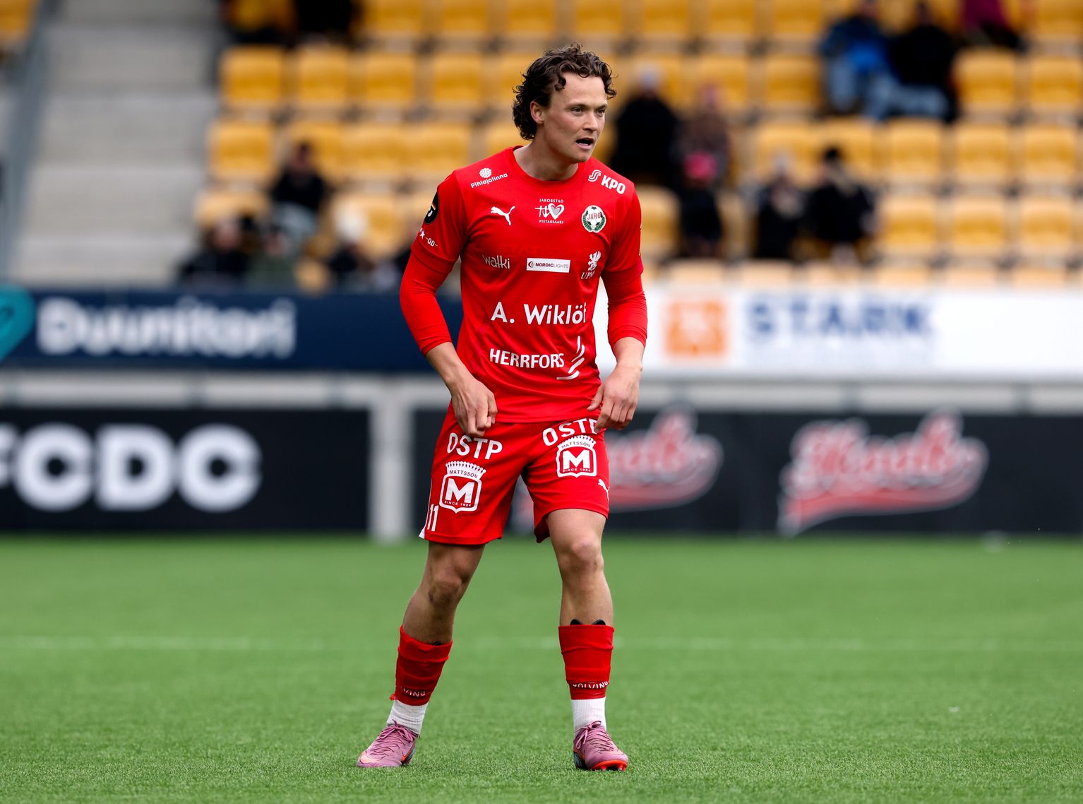 Herman Sjögrells dubbel räckte inte – Jaro tappade segern sent hemma mot  nykomlingen | Sport | Yle