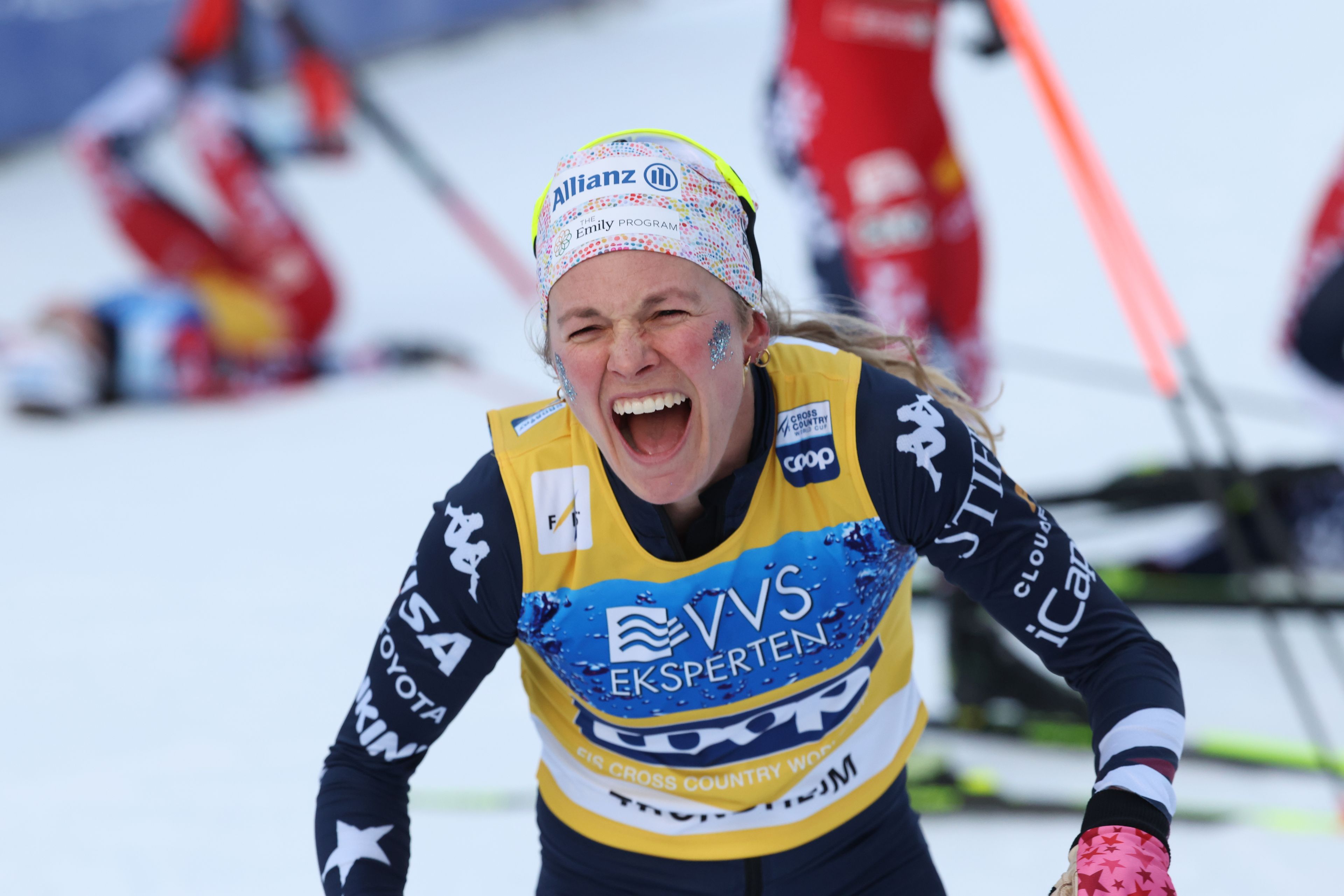 Målgången i damernas skiathlon | Sportklipp | Yle Areena
