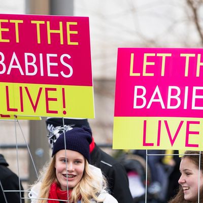 Abortinvastainen mielenosoitus.