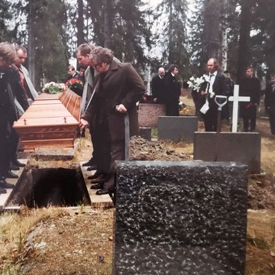 Palsa haudataan