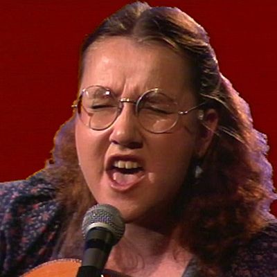 Liisa Tavi laulaa 1981.